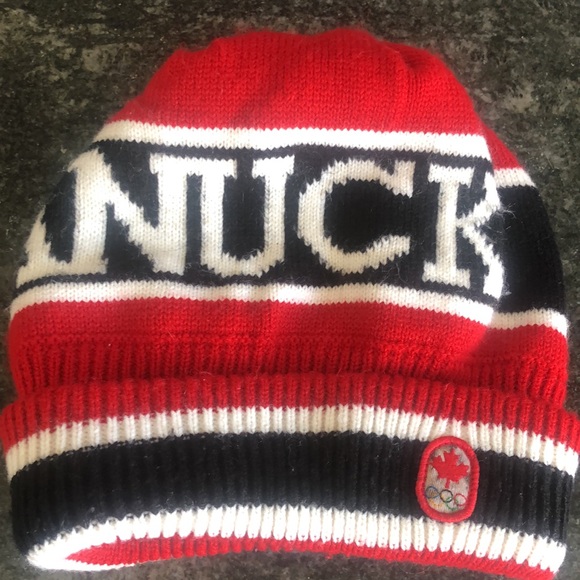 Canuck Touque - Picture 2 of 3